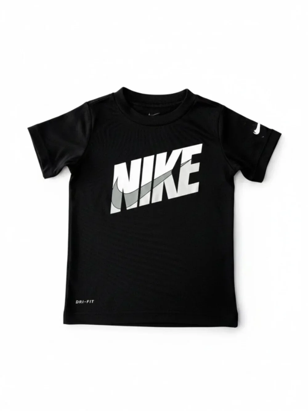 5 for $25 ✨ Nike Dri-Fit Short Sleeve Tee